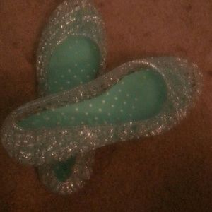 I am selling sandals